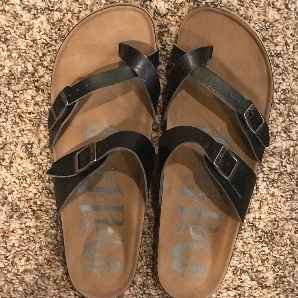 Black sandal